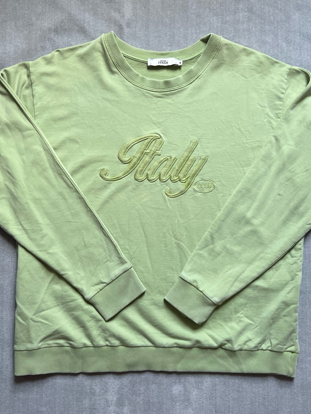 0039 Italy 100% cotton monja fancy crewneck sage green embroidered Italy script